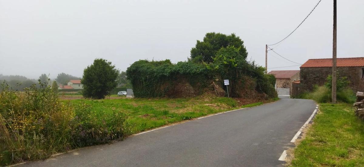 Land for sale in Laracha, A Coruña photo 2