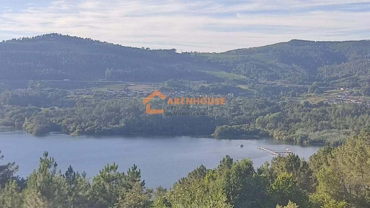 Terreno en venta en Castrelo de Miño, Ourense photo 1