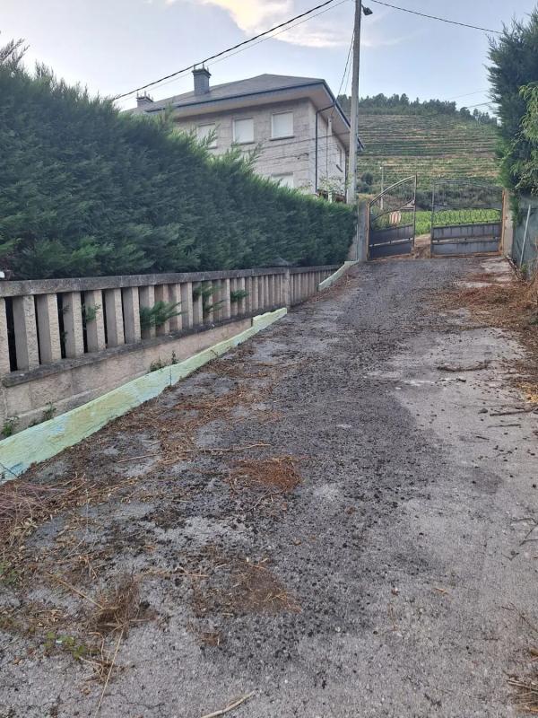 Terreno en venta en O Barco de Valdeorras, Ourense photo 2