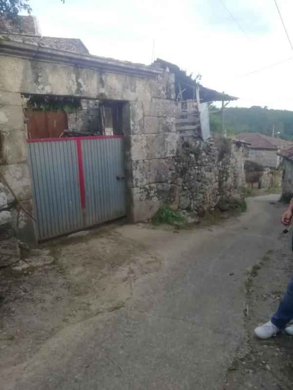 Działka na sprzedaż w O Carballiño, Ourense photo 1