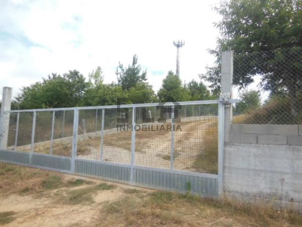 Terreno en San Cibrao das Viñas photo 2