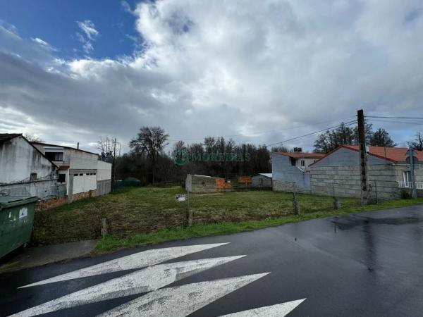 Terreno en San Cibrao das Viñas photo 3