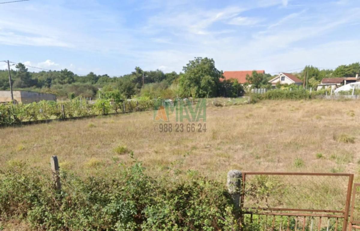 Terreno en venta en Amoeiro, Ourense photo 1