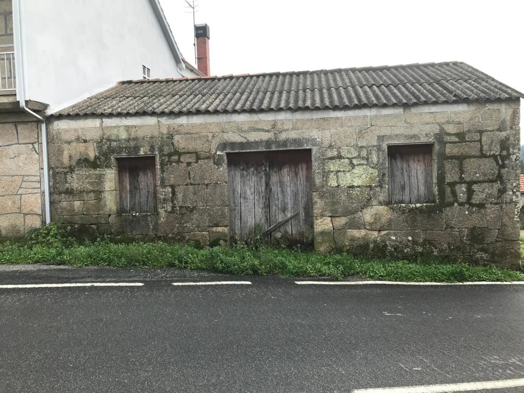 Terreno en venta en Amoeiro, Ourense photo 2