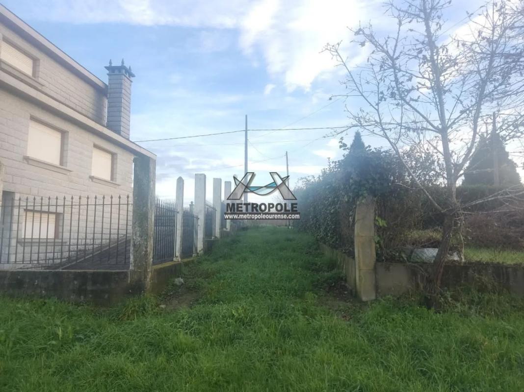 Terreno en venta en Amoeiro, Ourense photo 2