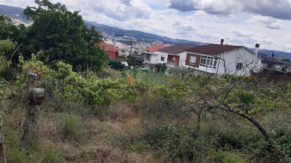 Terreno en venta en Ourense, Ourense photo 1
