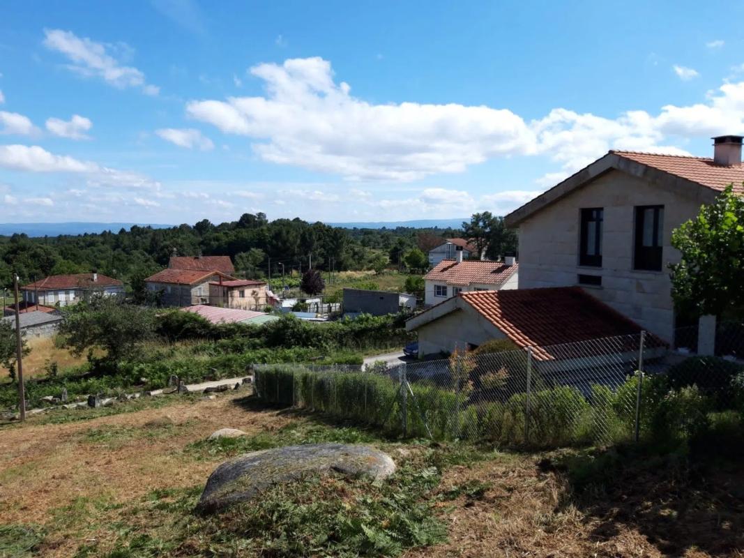 Działka na sprzedaż w San Cibrao das Viñas, Ourense photo 2