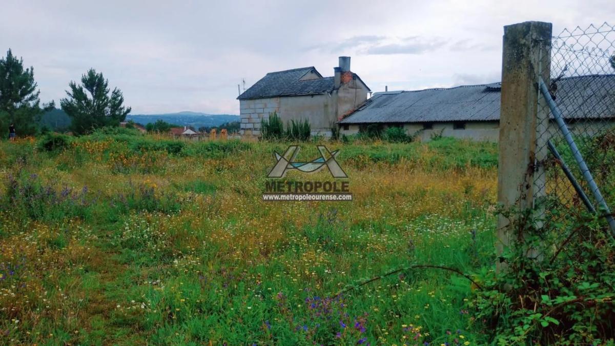 Terreno en venta en Barbadas, Ourense photo 2