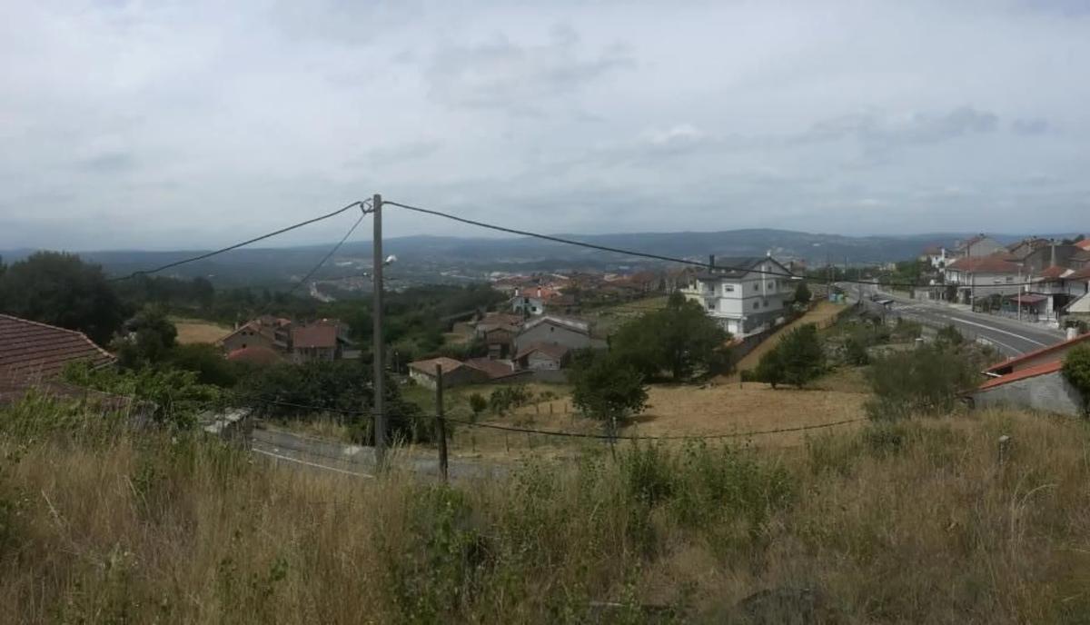 Działka na sprzedaż w Ourense, Ourense photo 2