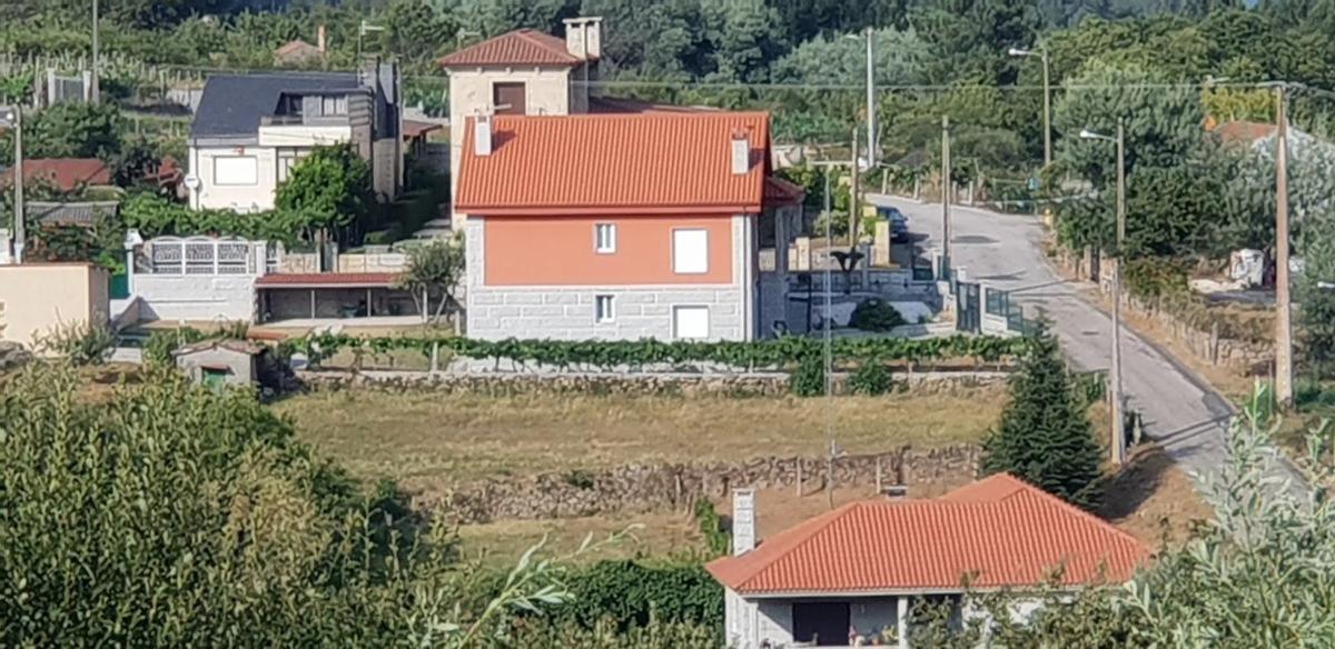 Terreno en venta en Barbadas, Ourense photo 3