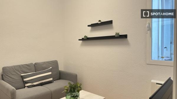 Apartment for rent in  Paseo DE LAS DELICIAS , Madrid photo 4