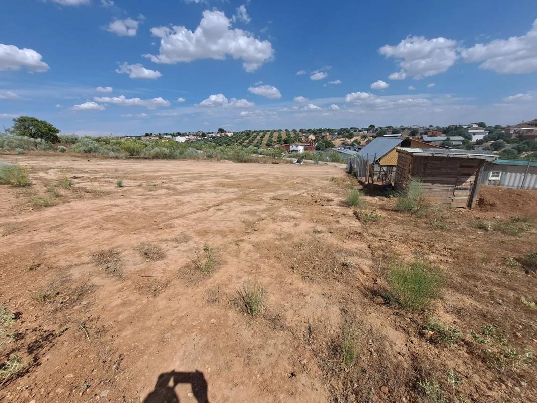 Terreno en venta en Mejorada del Campo, Madrid photo 1