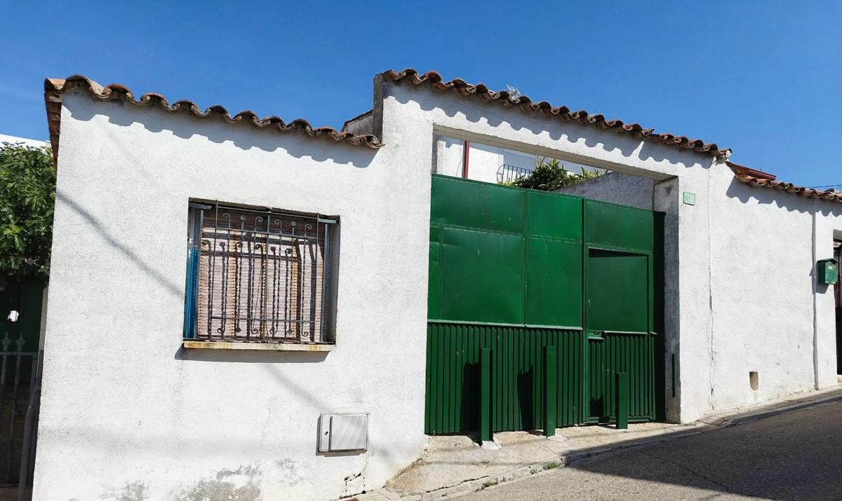 Terreno en venta en Corpa, Madrid photo 1