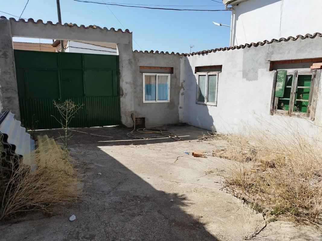Terreno en venta en Corpa, Madrid photo 2