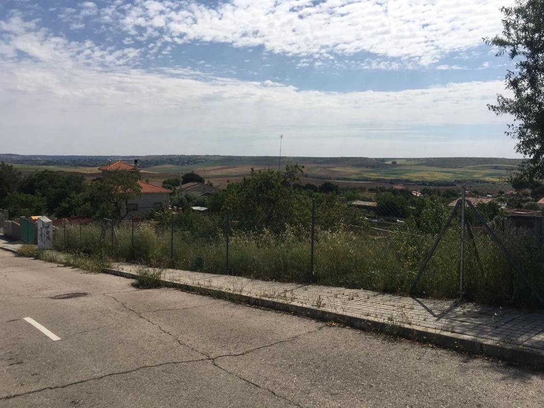 Terreno en venta en Camarma de Esteruelas, Madrid photo 3