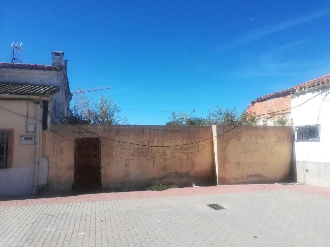 Terreno en venta en Alcalá de Henares, Madrid photo 1