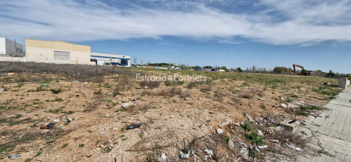 Terreno en venta en Meco, Madrid photo 1