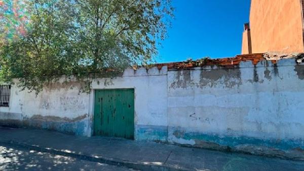 Terreno en calle de Madrid thumbnail 2