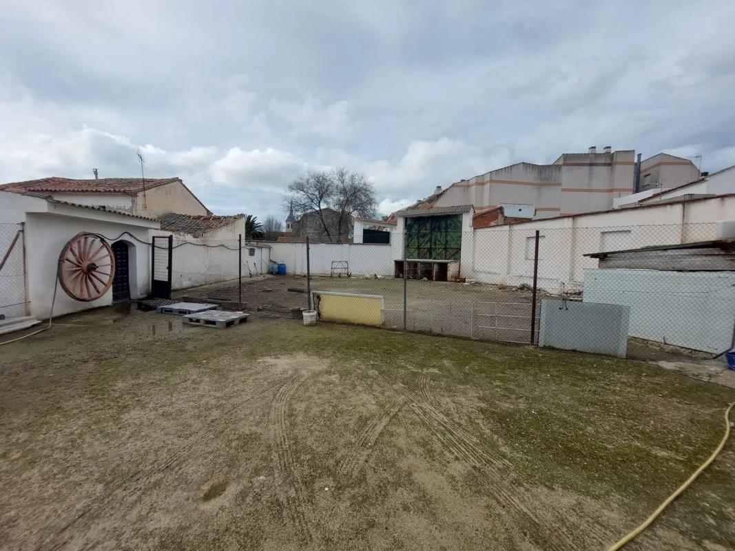 Terreno en venta en Torres de la Alameda, Madrid photo 1