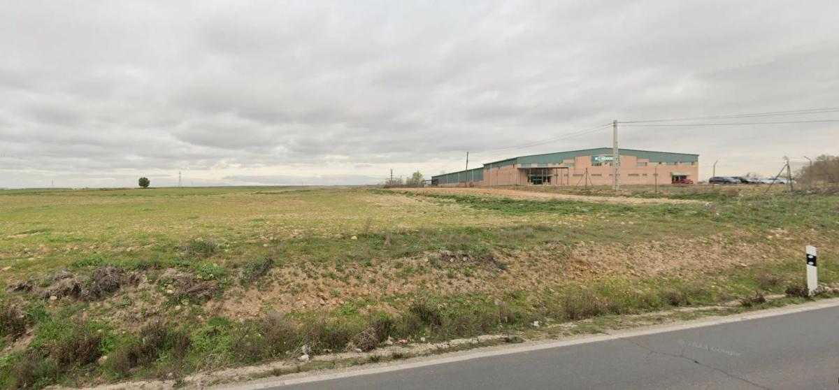 Terreno en venta en Alcalá de Henares, Madrid photo 1