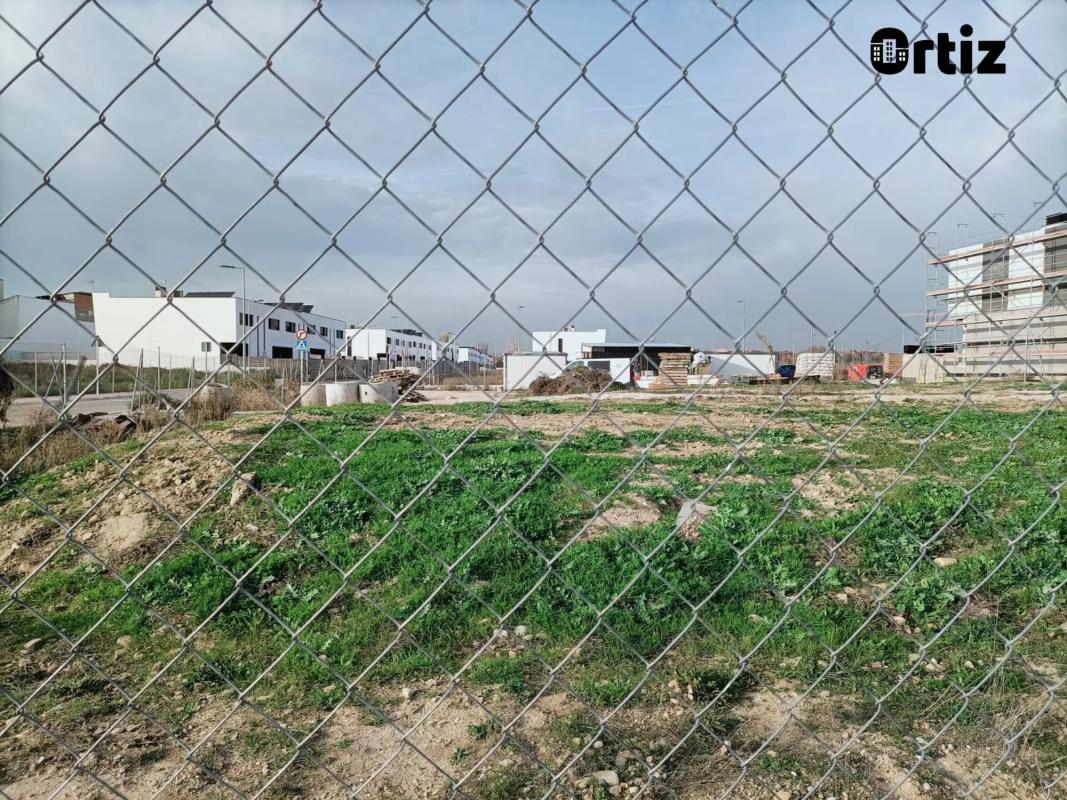 Terreno en venta en Torrejón de Ardoz, Madrid photo 2