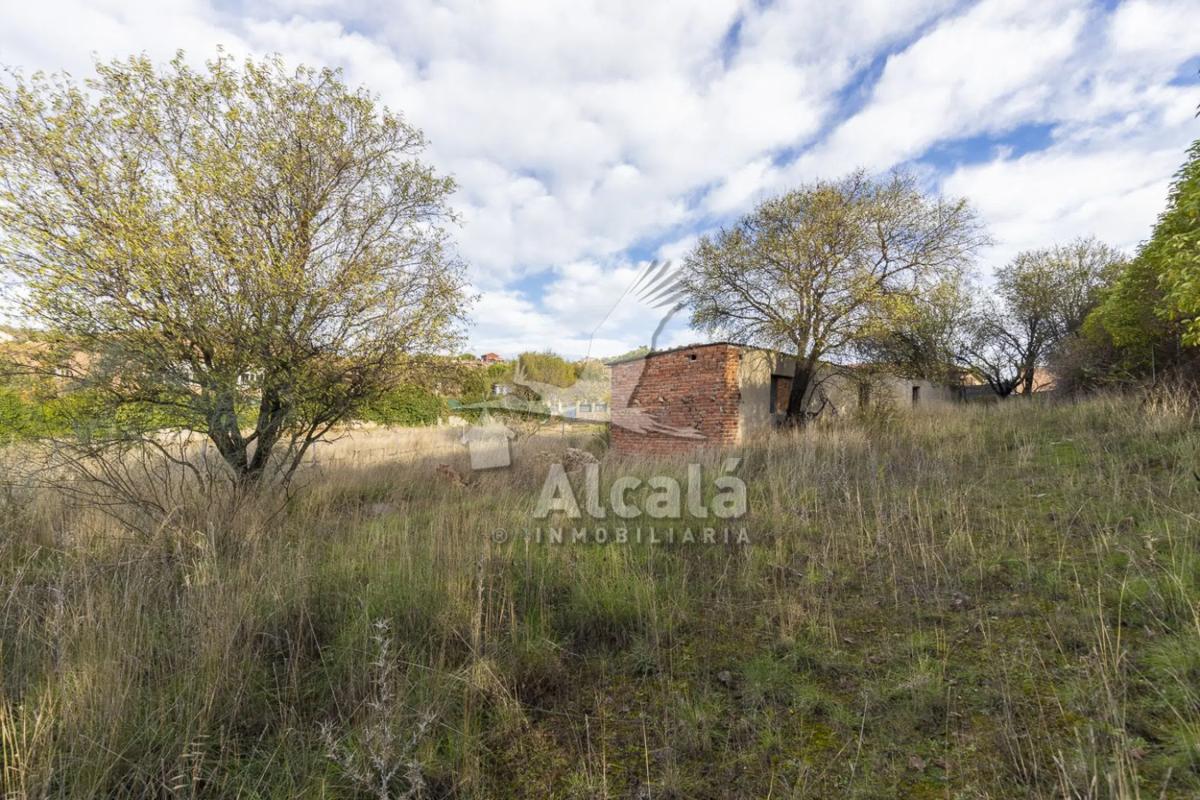 Terreno en venta en Camarma de Esteruelas, Madrid photo 2