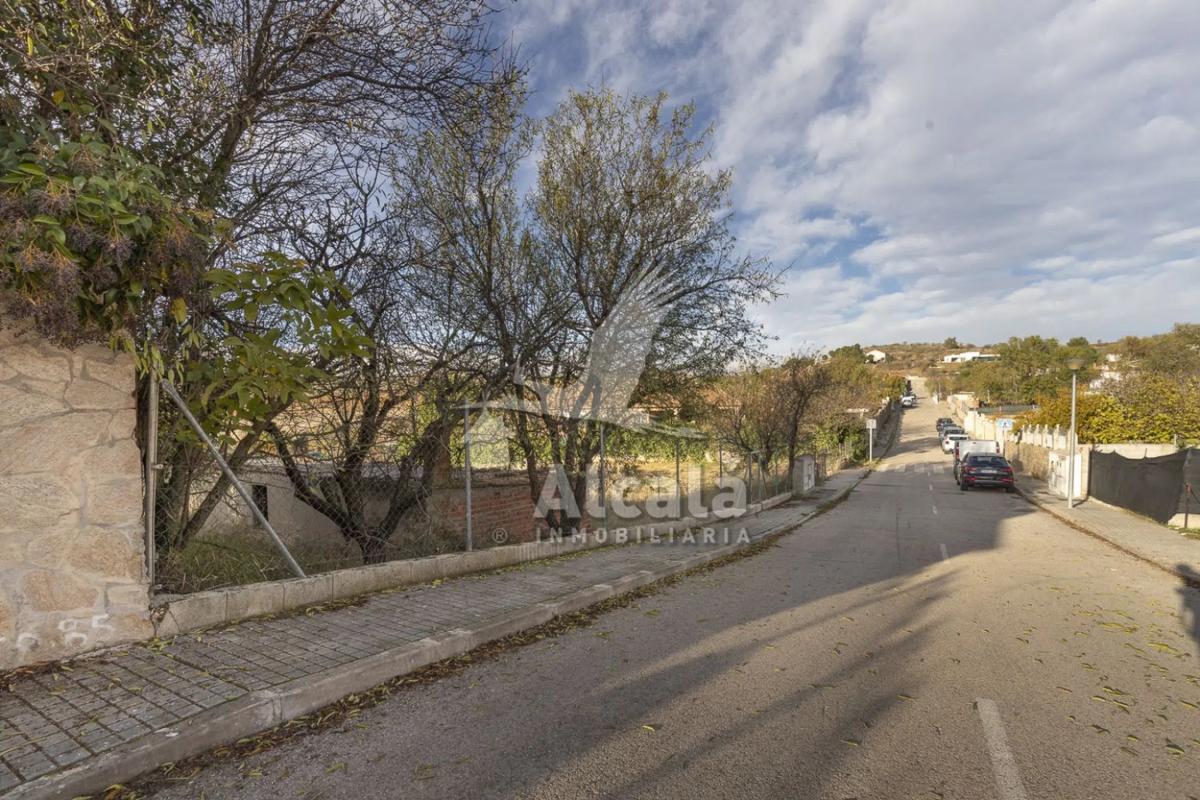 Terreno en venta en Camarma de Esteruelas, Madrid photo 4