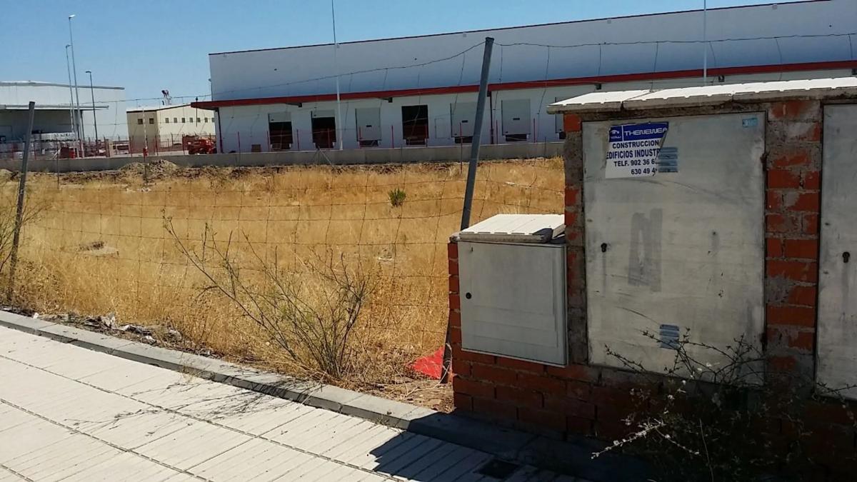 Terreno en venta en San Fernando de Henares, Madrid photo 1