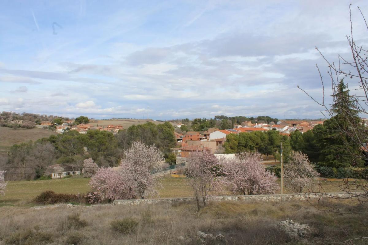 Terreno en venta en Santorcaz, Madrid photo 2