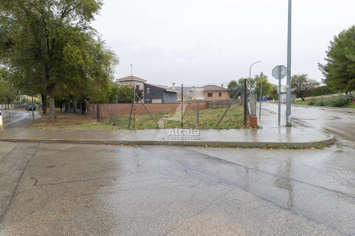 Terreno en venta en Torres de la Alameda, Madrid photo 2