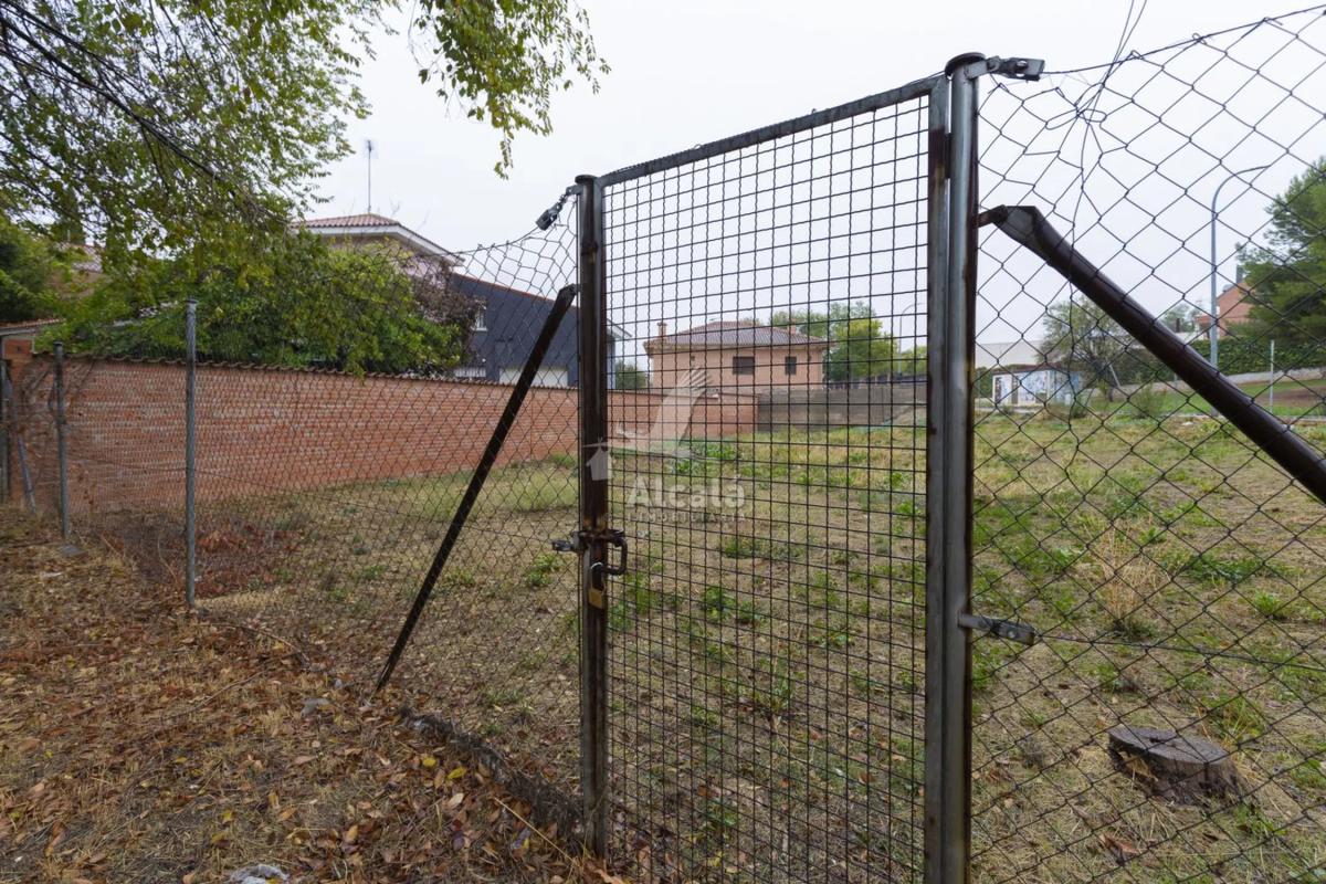 Terreno en venta en Torres de la Alameda, Madrid photo 4