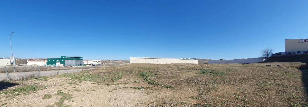 Terreno en venta en Torres de la Alameda, Madrid photo 1