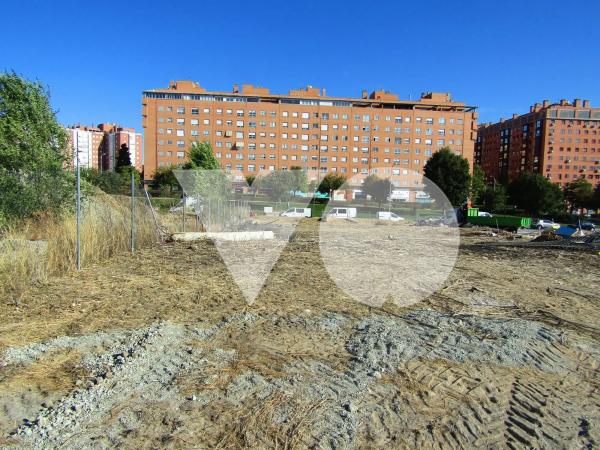Terreno en calle Hilario Herranz Establos photo 3