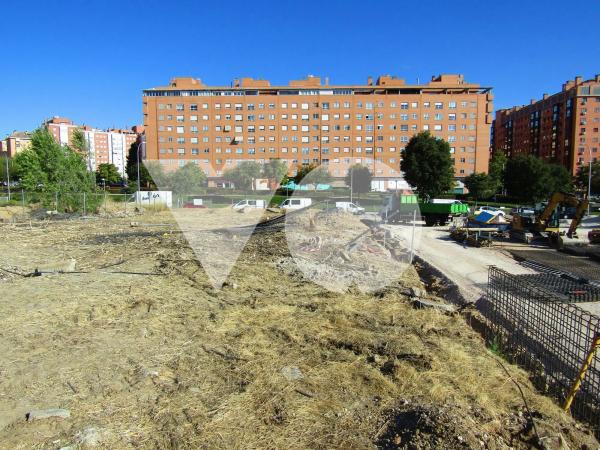 Terreno en calle Hilario Herranz Establos photo 4