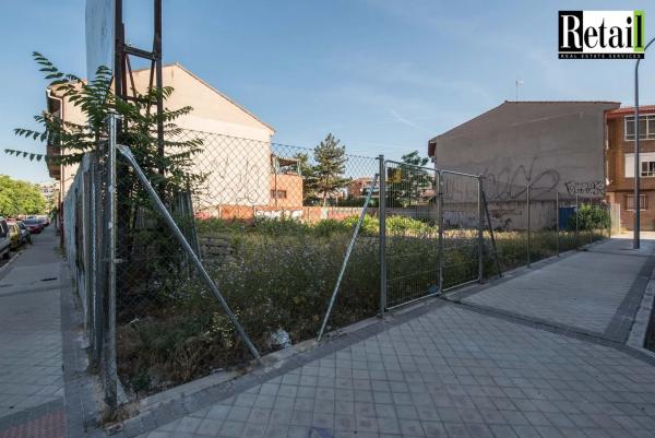 Terreno en calle Tordesillas photo 2