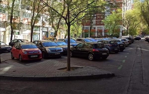 Terreno en avenida de Monforte de Lemos thumbnail 1