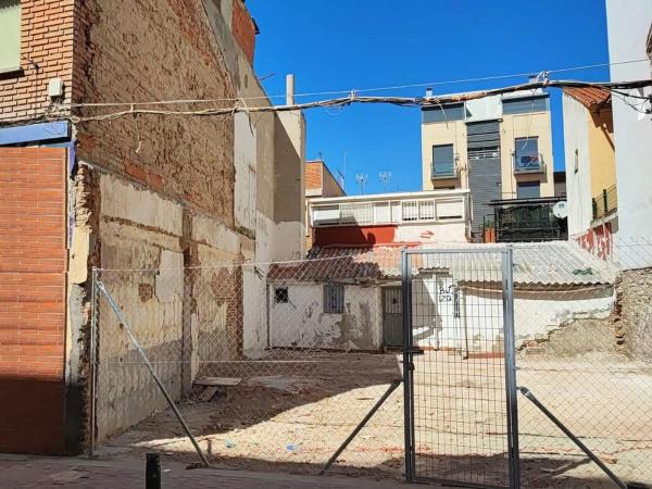 Terreno en calle de Tomás García, 9 photo 1