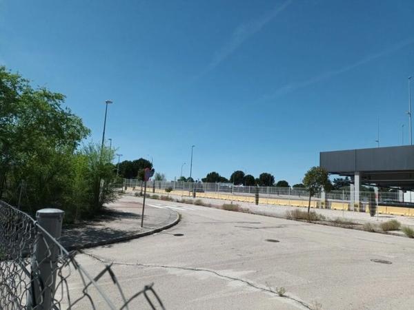 Terreno en calle de Carmen Laforet, 23 thumbnail 2