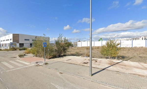Terreno en calle de la Isla de Luzón, 42 thumbnail 1