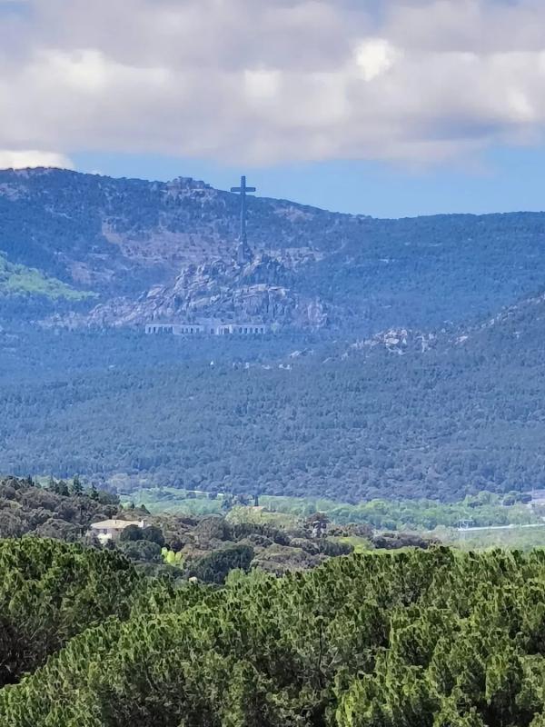 Działka na sprzedaż w Alpedrete, Madryt photo 3