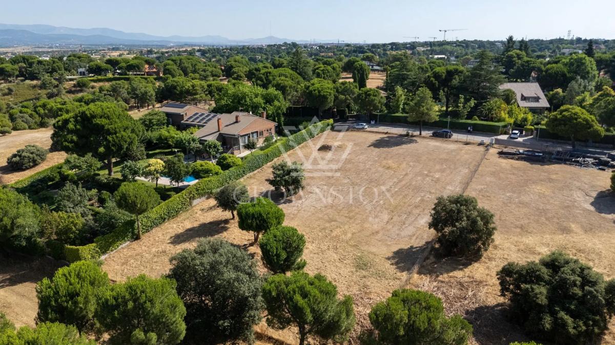 Terreno en venta en Boadilla del Monte, Madrid photo 3
