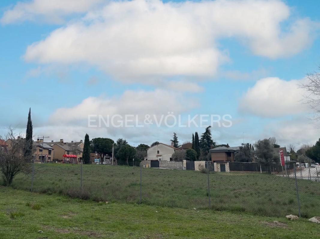 Land for sale in Boadilla del Monte, Madrid photo 2
