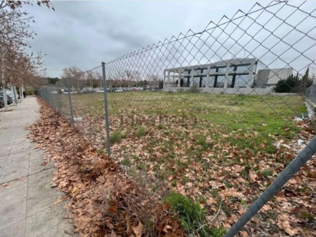 Terreno en venta en Boadilla del Monte, Madrid photo 2