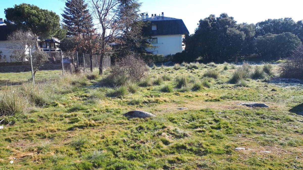 Terreno en venta en Cerceda, Madrid photo 2