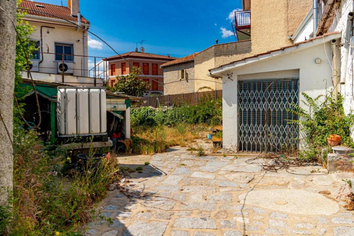 Land for sale in Cerceda, Madrid photo 4