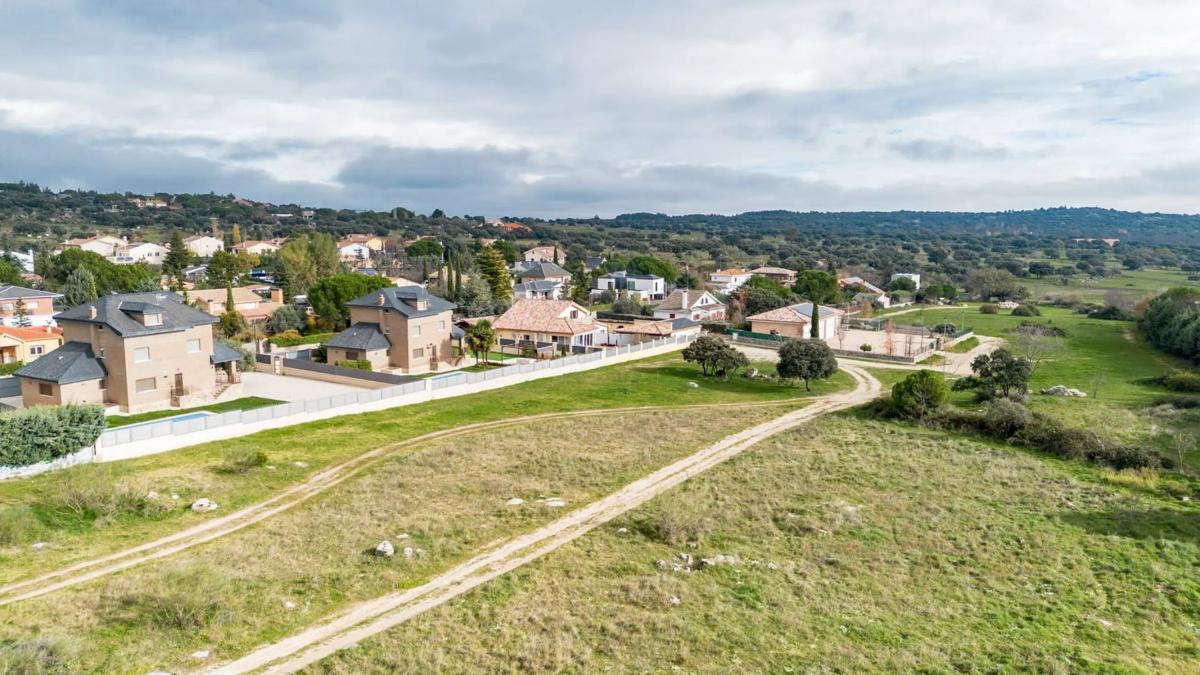 Land for sale in Colmenarejo, Madrid photo 4
