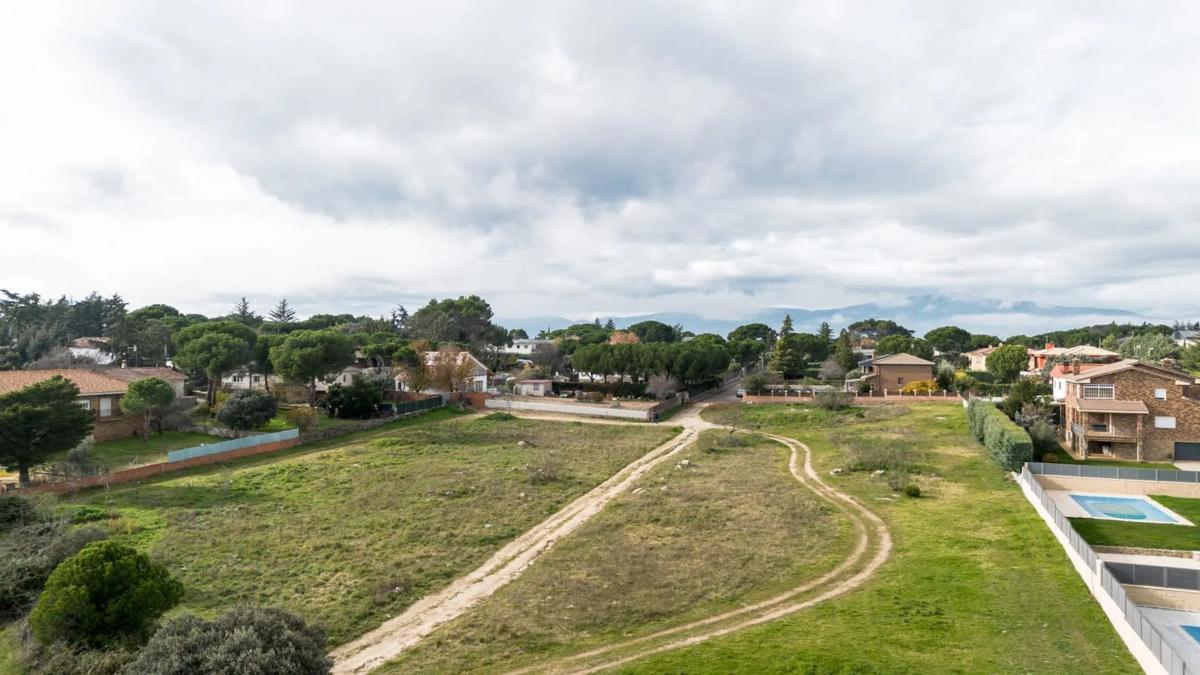 Land for sale in Colmenarejo, Madrid photo 5