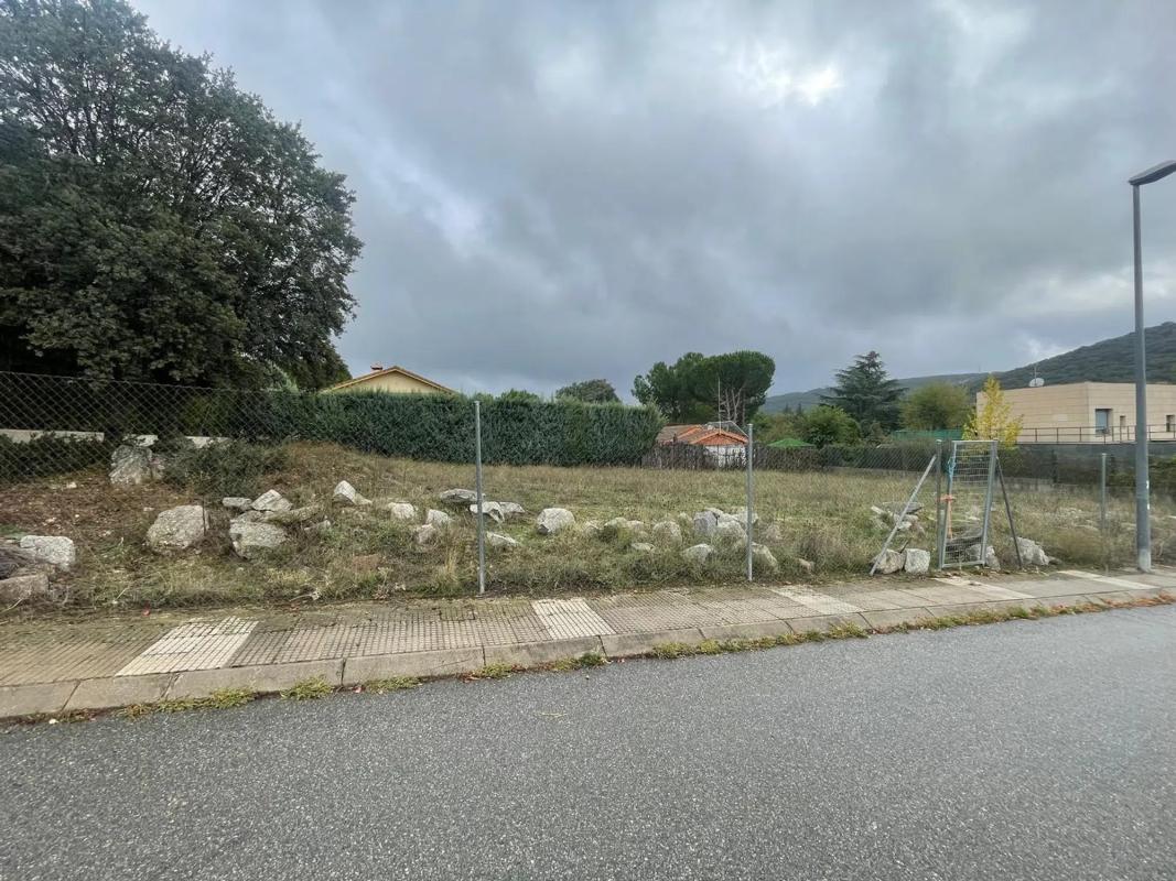 Terreno en venta en El Boalo, Madrid photo 2
