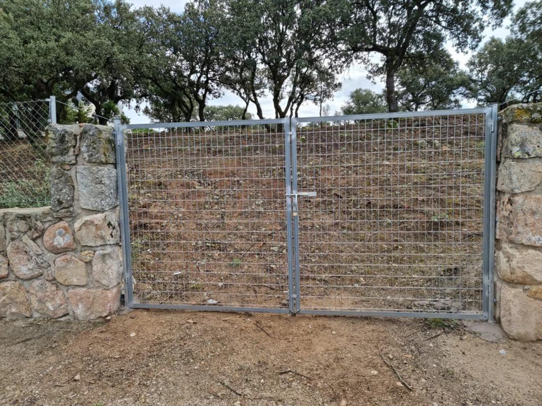 Terreno en venta en El Escorial, Madrid photo 2