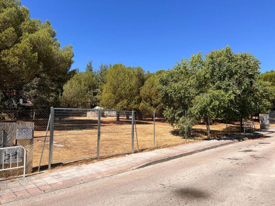 Terreno en venta en Galapagar, Madrid photo 2